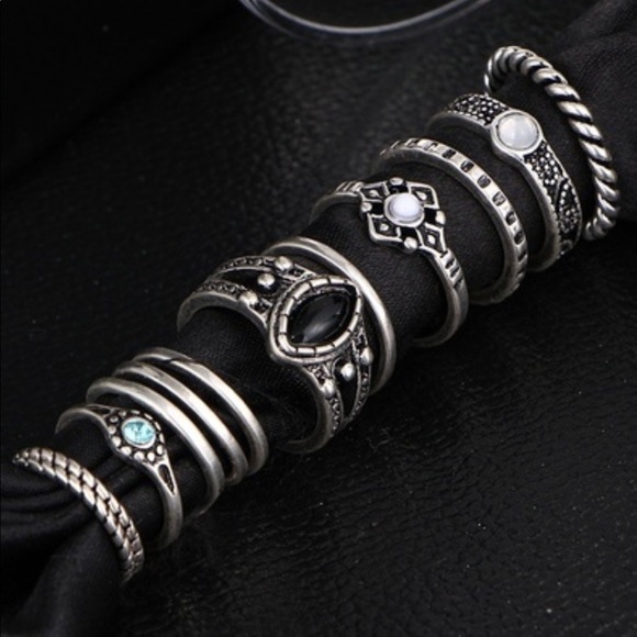 🆕 NWT 10 piece set rings with knuckle rings - Picture 3 of 3